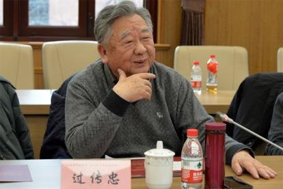 华东师大校友会露出
分会教育联谊会会长过传忠老师致辞