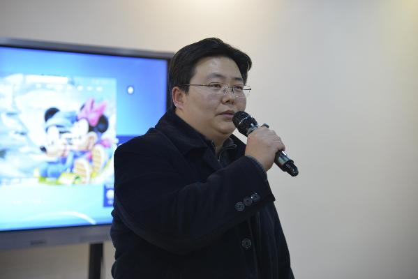 韩立平副教授带来京剧选段 韩立平副教授带来京剧选段
